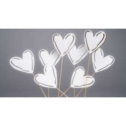 Cuori in legno su pick 8 PZ - 27 Cm / Bianco
