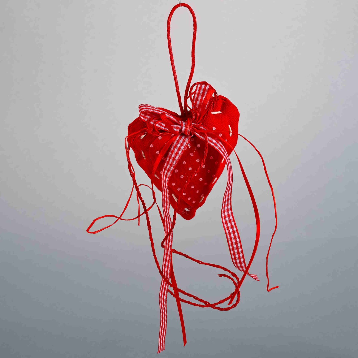 Cuore in stoffa rosso da appendere - 16x9x2 Cm