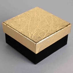 Scatola quadrata in cartoncino e velluto 8,5x8,5x4,5 Cm - Nero