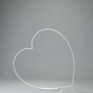 Cuore in metallo adagiato su base - Bianco / 39 Cm