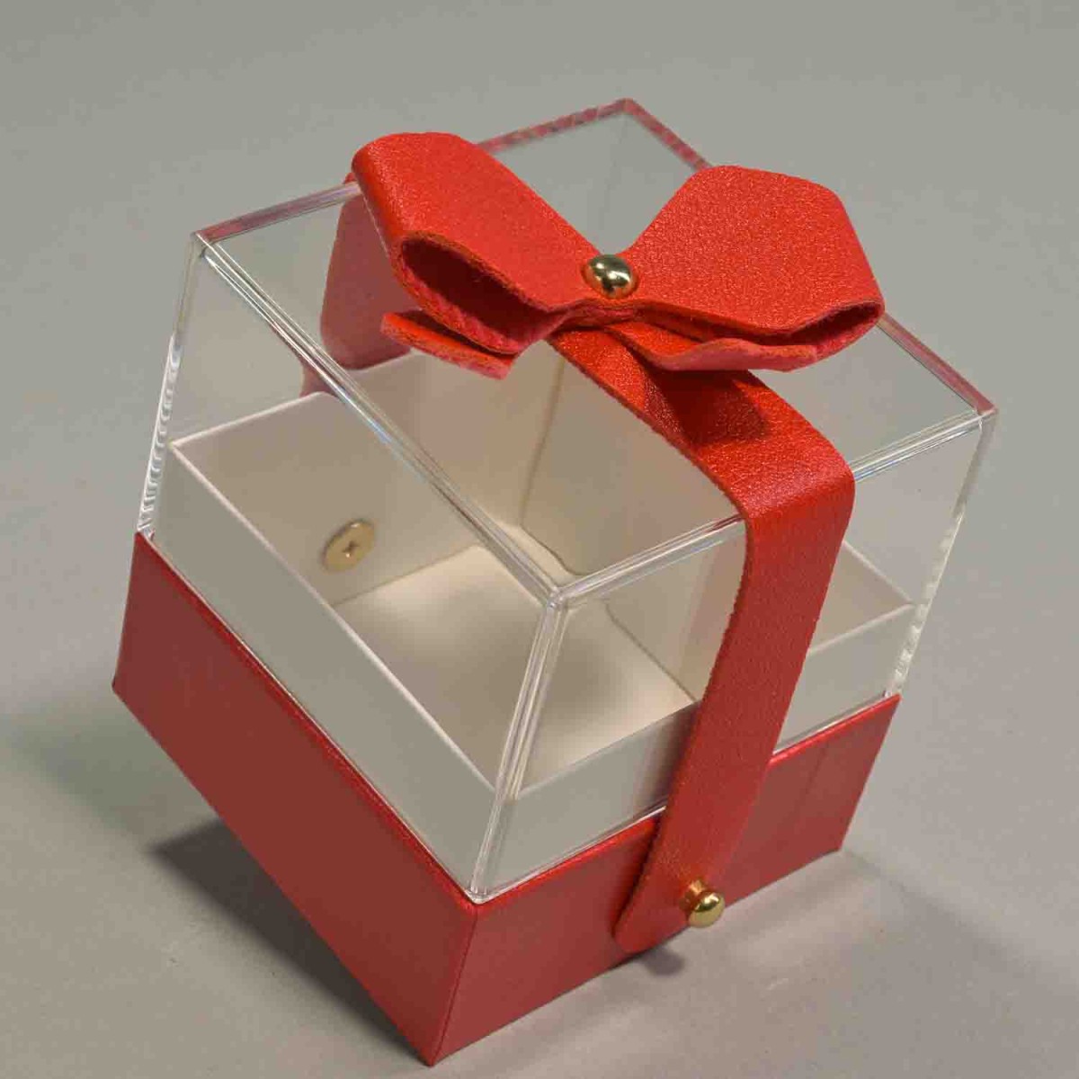 Scatola in cartoncino con coperchio in plexiglass e fiocco - 6,5x6,5x7 Cm / Rosso